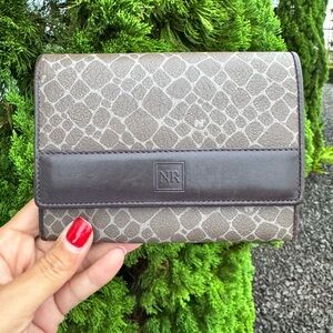 Nina Ricci Leather Long Wallet Clutch – Gray Snakeskin Print – Gold Kisslock